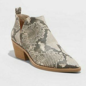 Cari Cut Out Ankle Boots Snake Print - Gray